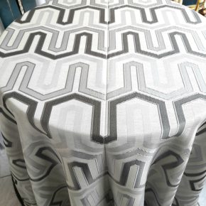 Geometrikus mintájú luxus terítő 