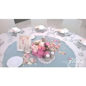 Menta színű lenvászon asztalközép napron bérlése