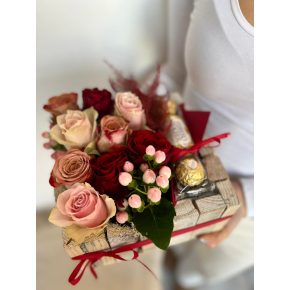 Valentin napi virágbox bonbonnal