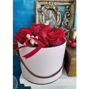 Valentin napi vörös rózsa maxi box